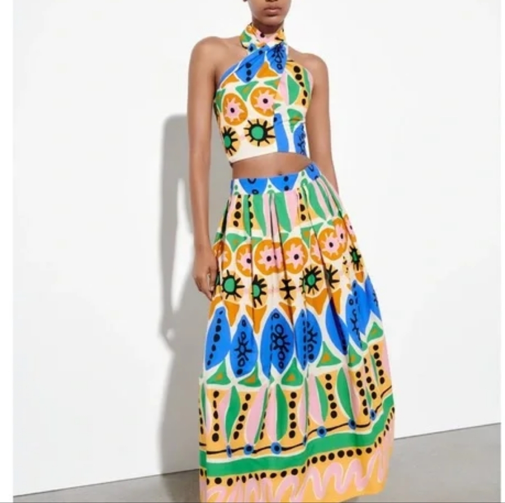 Zara high waisted Maxi printed skirt.